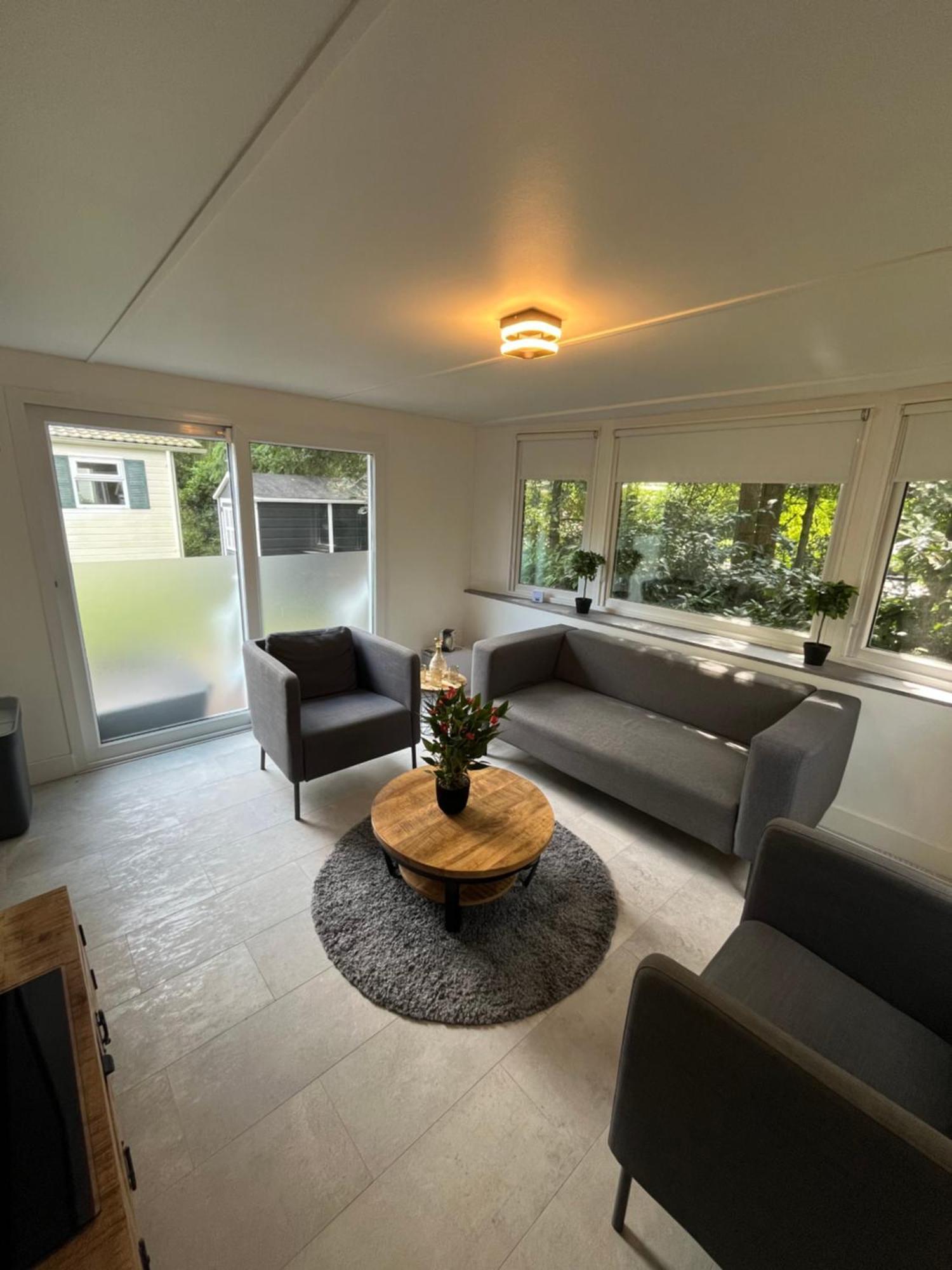 Modern Chalet In De Bossen Van De Veluwe เอเปอ ภายนอก รูปภาพ